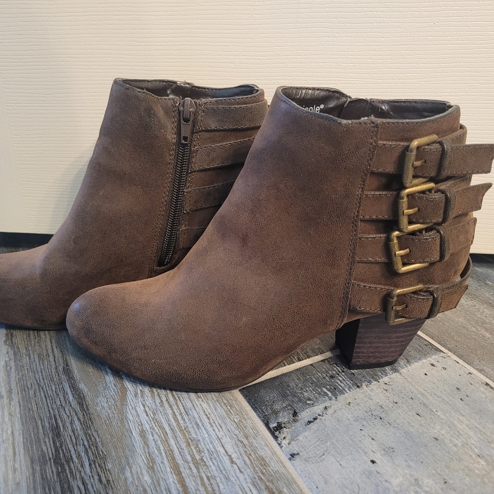Nicole Boots